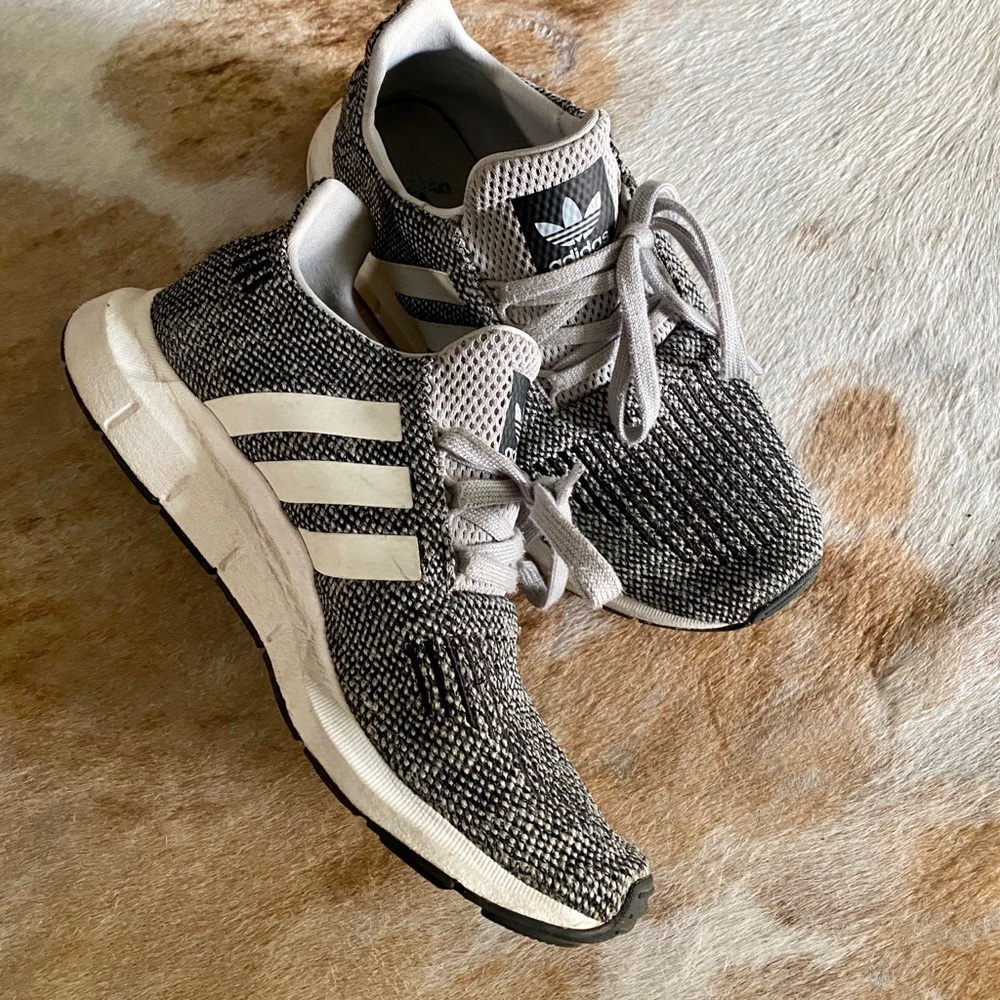 Adidas swift run shoes